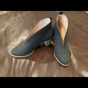 Jolimall booties size 6